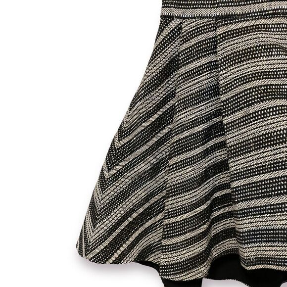 Alice + Olivia Patterned Dress with GORGEOUS Pleats & Cutout side/back |Size: 6| - Picture 5 of 12